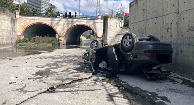 Esenyurt'ta yolu karıştıran sürücü dereye uçtu