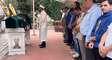 Eski bakanın kardeşi emekli hakim Nedim Adak, son yolculuğuna uğurlandı