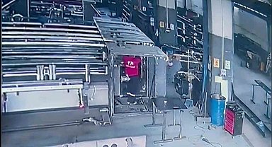 İstanbul'da klima cinayeti kamerada: Kafa atarak arkadaşını öldürdü