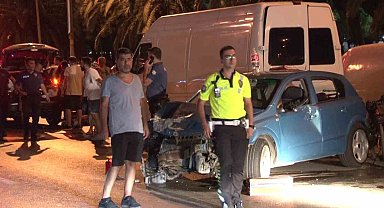 Kartal'da kontrolden çıkan otomobil park halindeki araçlara çarptı: 3 yaralı