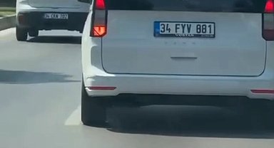 Kartal'da makas atan sürücü kamerada