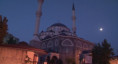 Pendik'te otluk alandaki yangın korkuttu