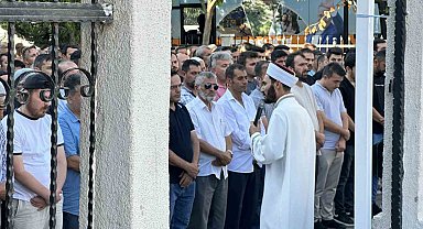 Sakarya'da trafik kazasında hayatını kaybeden 3 kişi İstanbul'da son yolculuğuna uğurlandı