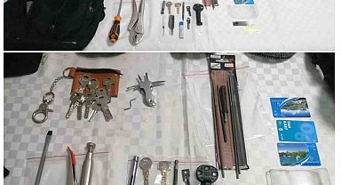 Ankara'da evlere ve dükkanlara giren hırsızlar kamerada