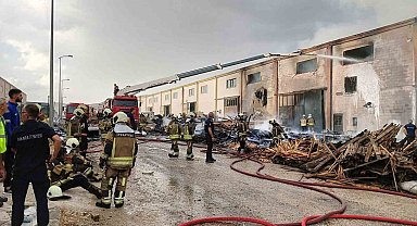 Ankara'da kereste ve polyester imalathanesindeki yangın kontrol altına alındı