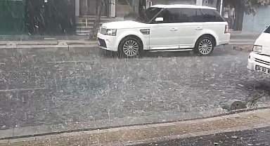 Bahçelievler'de dolu etkili oldu