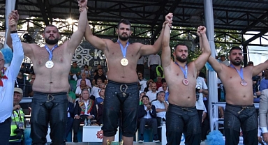 Balıkesir Büyükşehir Belediyespor Kurtdereli Güreşlerinde Zirvede