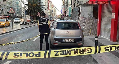 Bayrampaşa'da 4. kattan düşen otizmli genç ağır yaralandı