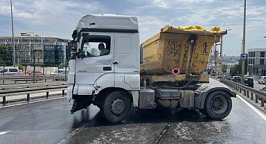 Beylikdüzü Güzelyurt E-5'te yağış sonrası zincirleme kaza: 2 yaralı