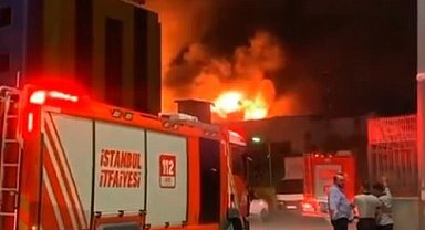 Beylikdüzü'nde iş yerinde büyük yangın
