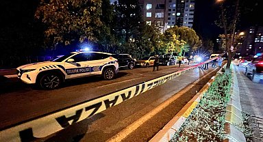 Beylikdüzü'nde motosikletli şahıslar, caddede yürüyen genci silahla yaraladı
