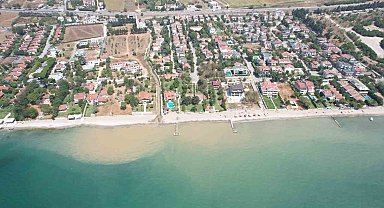 Büyükçekmece Kumburgaz'da denizin rengi değişti