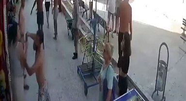 Büyükçekmece'de genç kız dehşeti yaşadı: Dişleri kıran yumruk kamerada