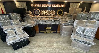 Çatalca'da tırın içerisinden 921 kilogram uyuşturucu madde ele geçirildi