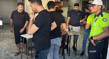 Esenyurt'ta uygulamada aracı polisin üstüne süren şahıslar kamerada