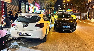 Eşi tarafından sokakta bıçaklanan kadın hayatını kaybetti