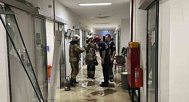 Hastanenin yeni doğan ünitesinde tavan çöktü
