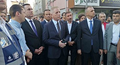 İstanbul Valisi Gül, Pendik'te İETT otobüsünün binaya çarptığı olay yerinde incelemede bulundu