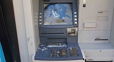 Kartal'da ATM'ye çekiçle böyle saldırdı