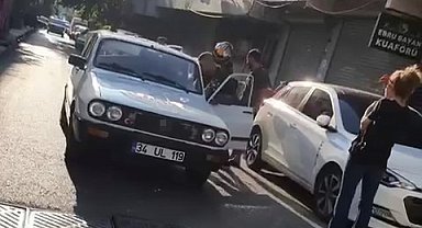 Küçükçekmece'de tamirciden çaldıkları araç bozulunca sahibine yakalandılar