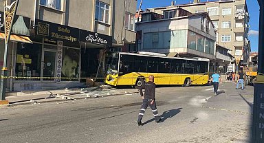 Pendik'te İETT otobüsü kuaför dükkanına daldı: 6 yaralı
