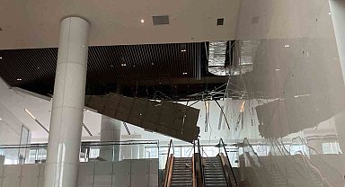 Sağanak yağmur sonrası Finans Merkezinde AVM tavanı çöktü