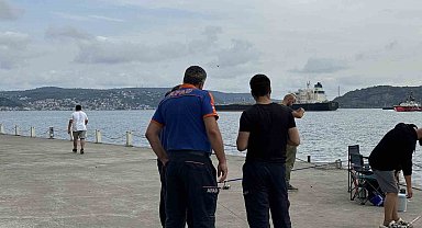 Sarıyer'de batan teknede kaybolan kişiyi arama çalışmaları devam ediyor
