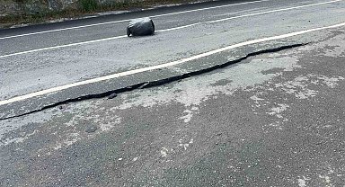 Sarıyer'de yolda çökme meydana geldi