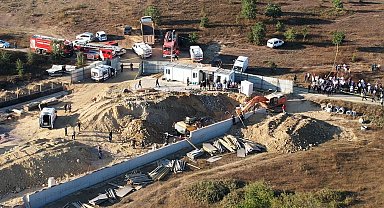 Tuzla'da göçük altındaki 2 işçinin cansız bedenine ulaşıldı. Çıkarma çalışmaları devam ediyor