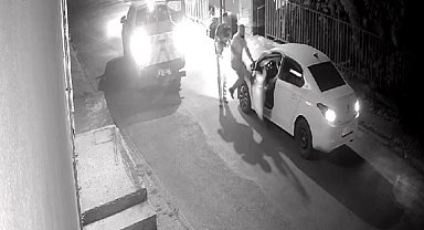 Ümraniye'de resmi araç ile yol kesen İBB çalışanları sürücüyü darp etti