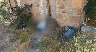 Video çekmek için gittikleri 'cinli köy'de ceset buldular