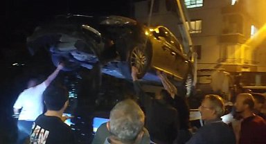 Ankara'da el freni çekilmeyen otomobil uçuruma yuvarlandı