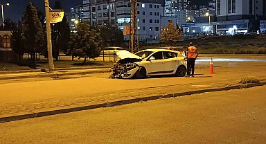 Ankara'da otomobil ile dolmuş çarpıştı: 4 yaralı