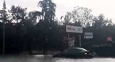 Ankara'da sağanak hayatı olumsuz etkiledi
