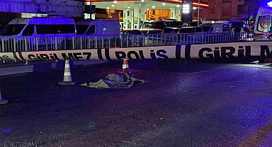 Avcılar'da otomobilin çarptığı yaya feci şekilde can verdi