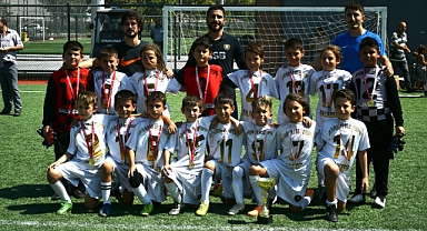 Balıkesir Büyükşehir Belediyespor U-9 Takımı Zafer Kupası’nın Sahibi Oldu