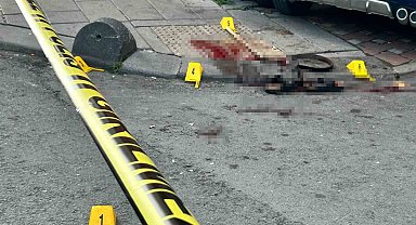 Bayrampaşa'da dehşet anları kamerada: Tartıştıkları börekçiyi pompalı tüfekle vurdular