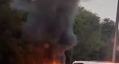 Beykoz'da otomobil alev alev yandı