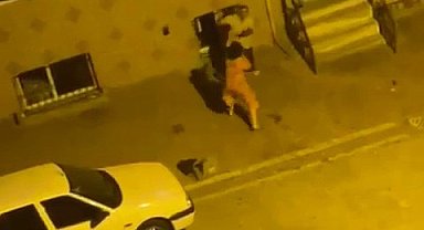 Çocuklarının velayetinde anlaşamayan çift, sokak ortasında birbirine girdi