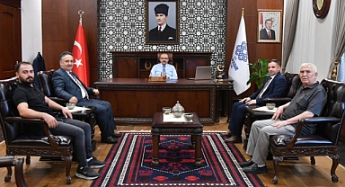 Edremit Terziler ve Tuhafiyeciler Odası Başkanı Yüksel Kaplan, Vali İsmail Ustaoğlu’nu Ziyaret Etti
