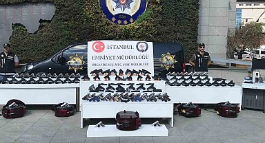 İstanbul'da silah kaçakçılarına operasyon: 227 silah ele geçirildi