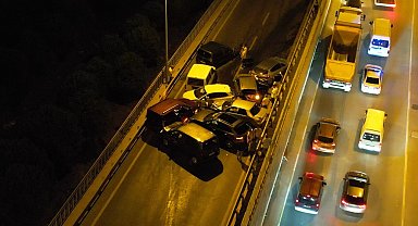 Sultanbeyli'de 15 araçlı zincirleme kaza: 5 yaralı