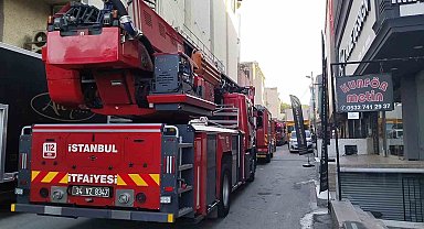 Ümraniye'de mobilya üretim atölyesinde çıkan yangın korkuttu
