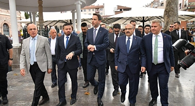 Vali Ustaoğlu ve Bakan Bayraktar'dan Zağnos Paşa Camisi ve Çarşı Ziyareti