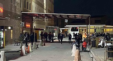 Gaziosmanpaşa'da hastane bahçesinde arbede: Kavga esnasında havaya ateş açıldı