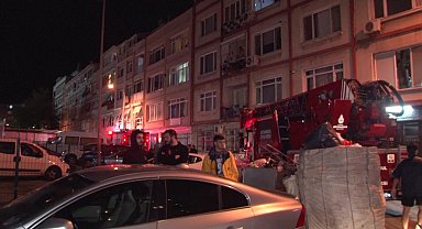 Kadıköy'de itfaiye sokağa giremedi, vatandaşlar isyan etti