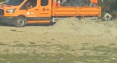 Karayolları Genel Müdürlüğüne bağlı ekipler torbalar dolusu çöpü ormana attı
