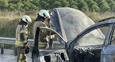 Kuzey Marmara Otoyolu'nda lüks araç alev alev yandı