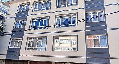 Polis merkezine giden adam, eşinin bıçağı kendi kalbine sapladığını iddia etti