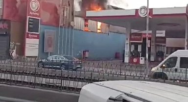Sultangazi'de oto tamirhanesinde korkutan yangın